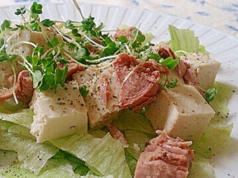 ツナとかいわれ、お豆腐のポン酢サラダ。